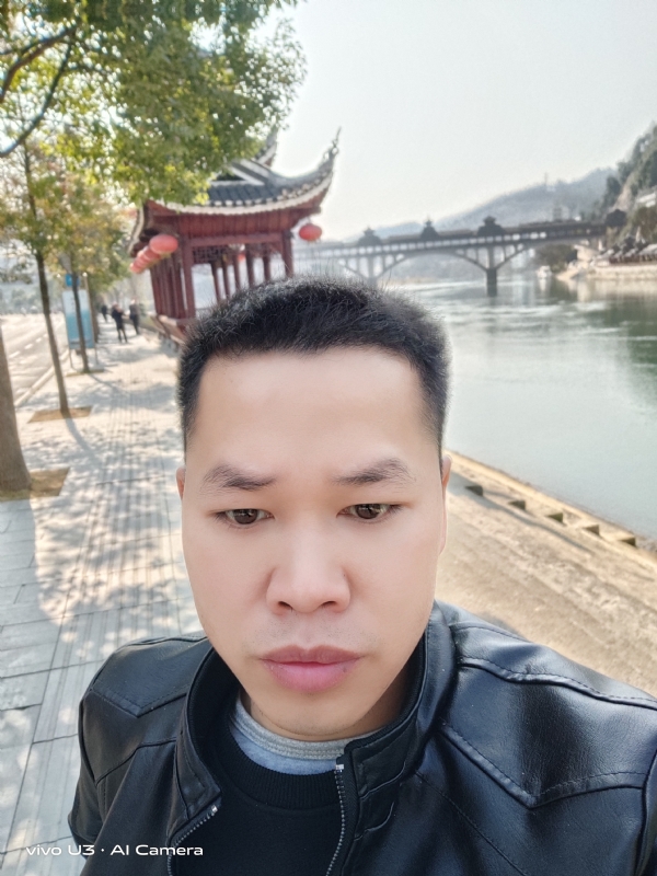 啊锦的第一张照片--黔东交友中心